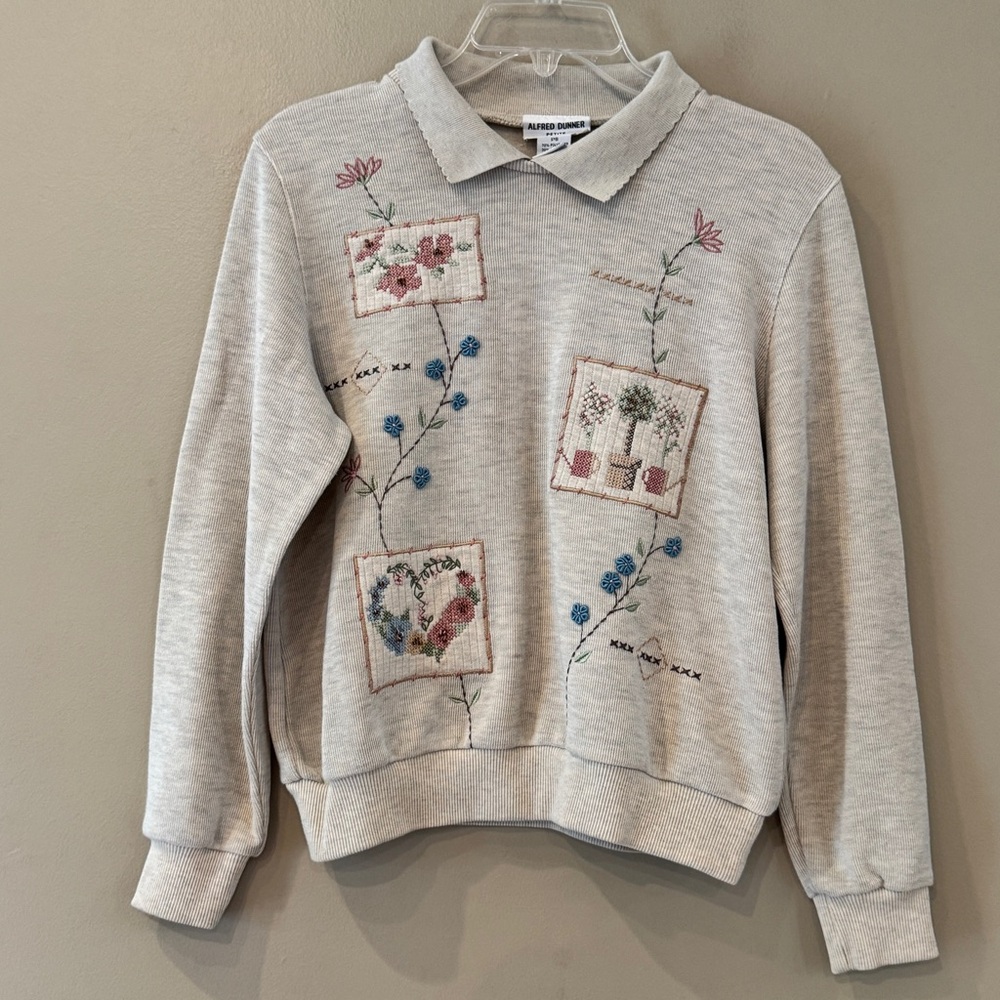 Vintage Cottage Sweater Floral Needlepoint Hearts Patchwork‎ Small Petite